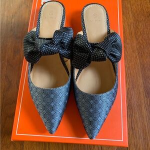 NIB Bill Blass Sabrina pointy toe slip on flats size 6